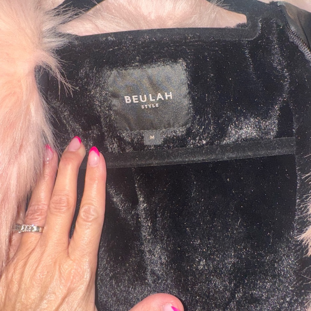 Women’s black faux leather jacket with pink fur - Picture 3 of 8